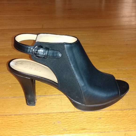 naturalizer dawn leather platform shootie